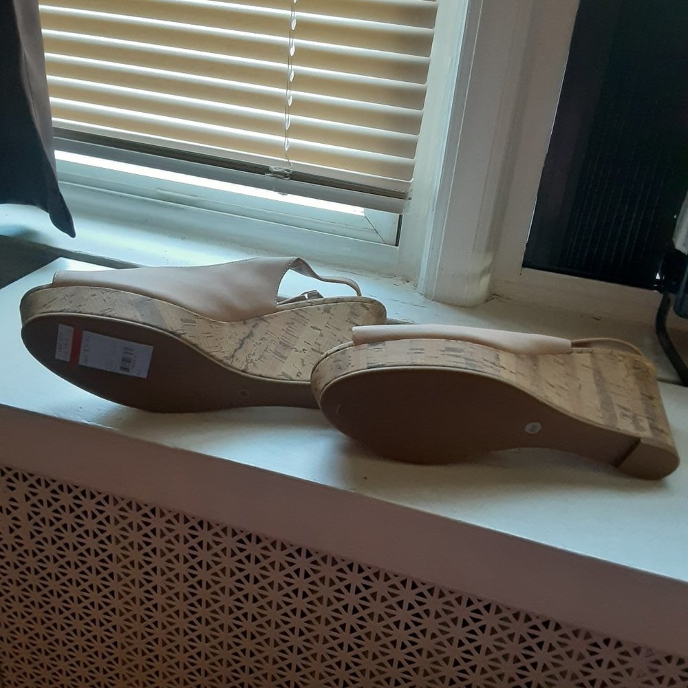 Sandals - Picture 2 of 2